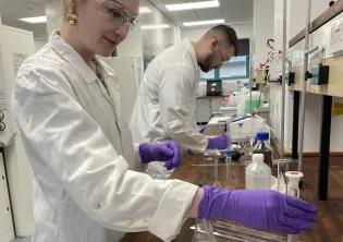 Two SWAP Access to Physical Science students participate in a lab session at the University of Edinburgh as part of their study skills day in January 2025